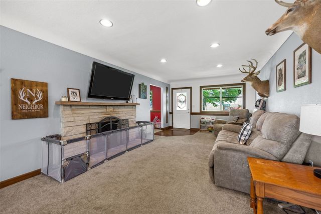 2129 Echo Hill Road, Marion, IA 52302