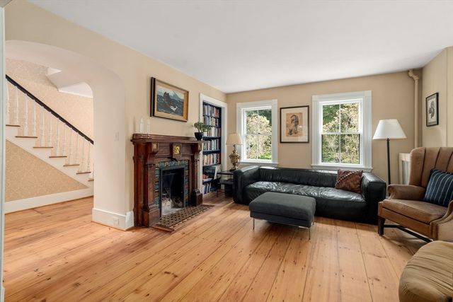 25 Farm Road, Sherborn, MA 01770