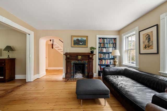 25 Farm Road, Sherborn, MA 01770