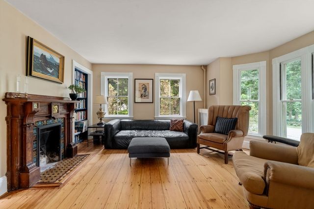 25 Farm Road, Sherborn, MA 01770