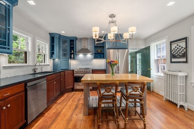 25 Farm Road, Sherborn, MA 01770