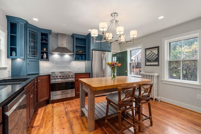 25 Farm Road, Sherborn, MA 01770