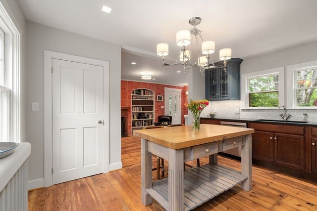 25 Farm Road, Sherborn, MA 01770