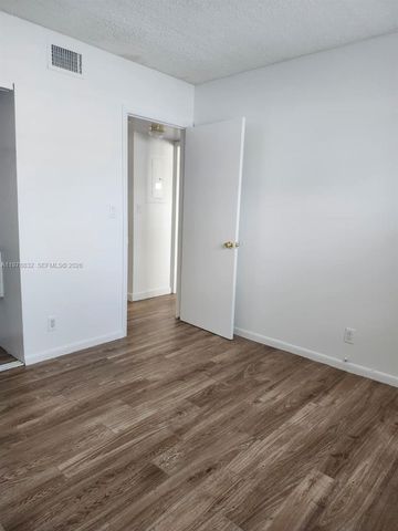 10037 Winding Lake Rd 102, Sunrise, FL 33351