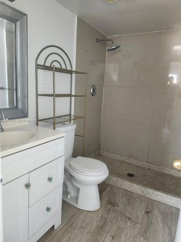 10037 Winding Lake Rd 102, Sunrise, FL 33351