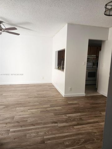 10037 Winding Lake Rd 102, Sunrise, FL 33351