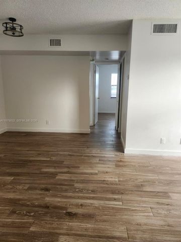 10037 Winding Lake Rd 102, Sunrise, FL 33351