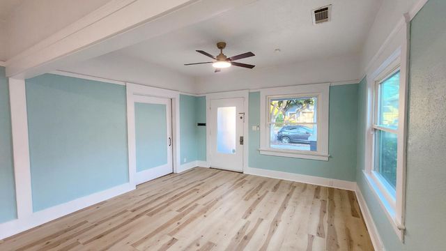1373 N Echo Avenue, Fresno, CA 93728