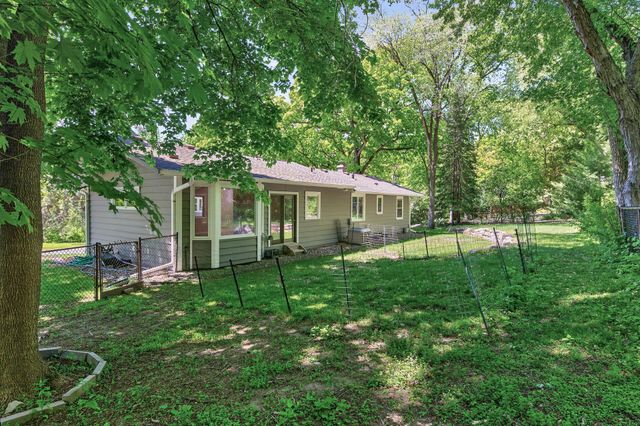 12020 Mayflower Circle, Hopkins, MN 55305