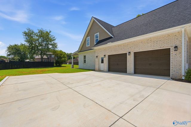 104 Glenhaven Court, Harvest, AL 35749