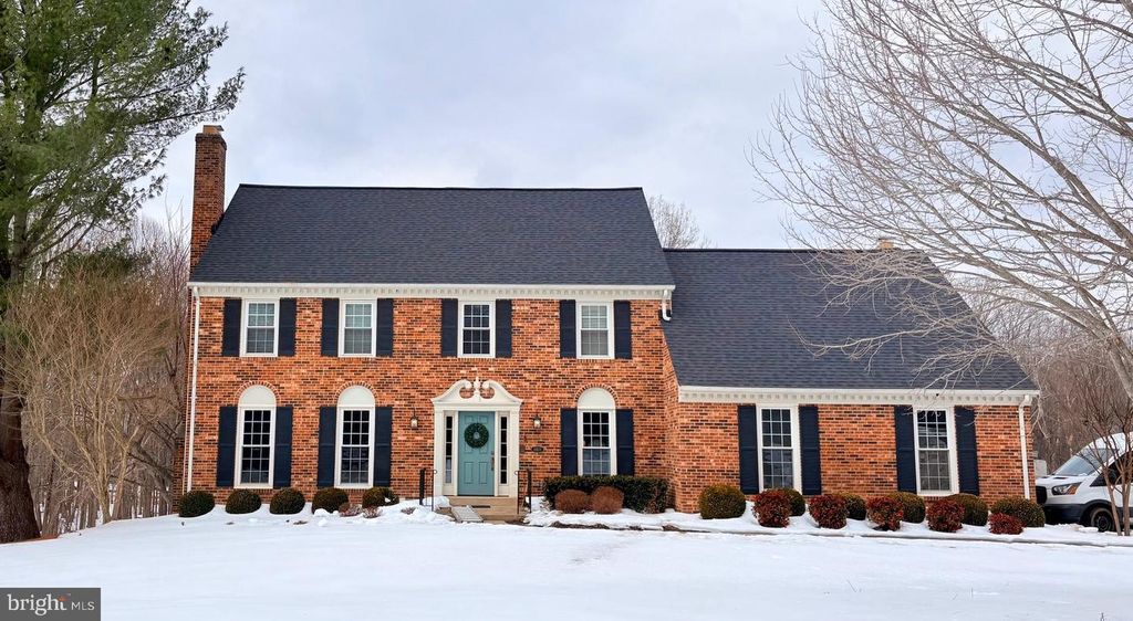 10500 MOUNT SUNAPEE RD., Vienna, VA 22182