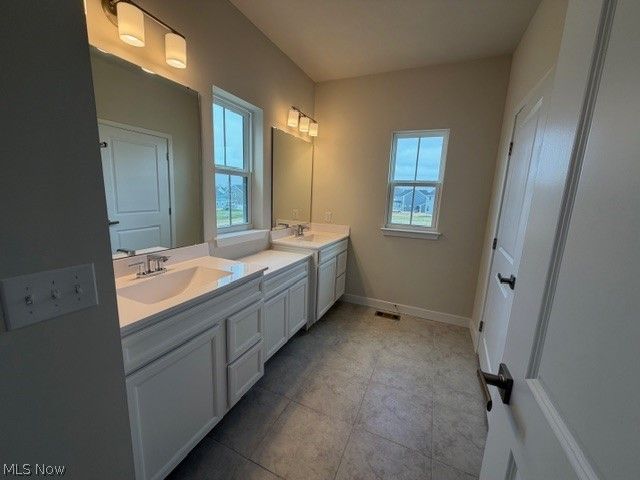 1443 Southbrook Circle NE, Canton, OH 44721