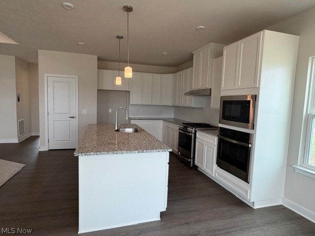 1443 Southbrook Circle NE, Canton, OH 44721