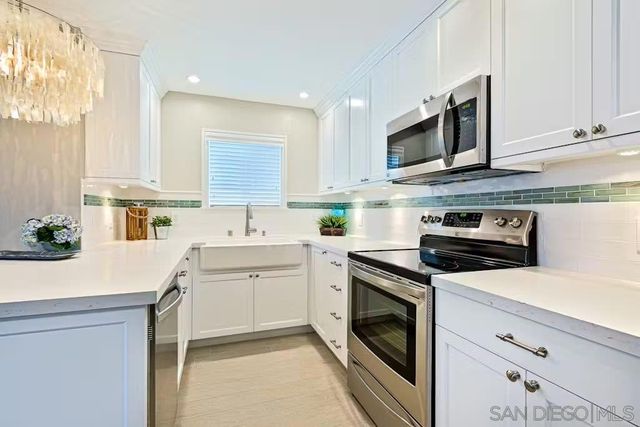 337 Rosemont St, La Jolla, CA 92037