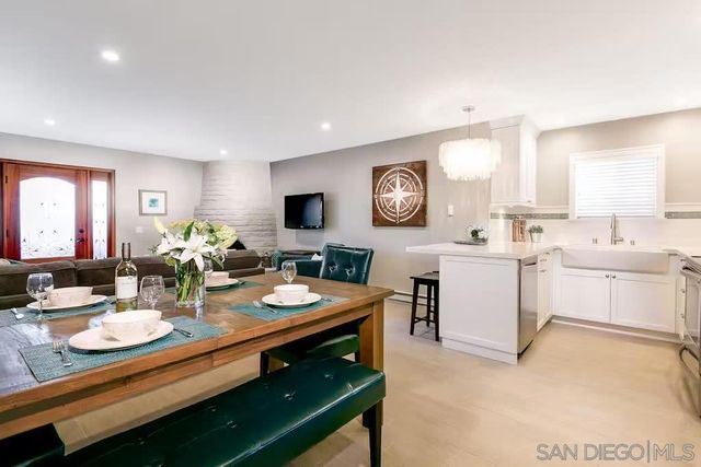 337 Rosemont St, La Jolla, CA 92037