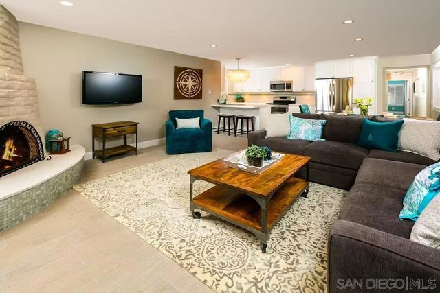 337 Rosemont St, La Jolla, CA 92037