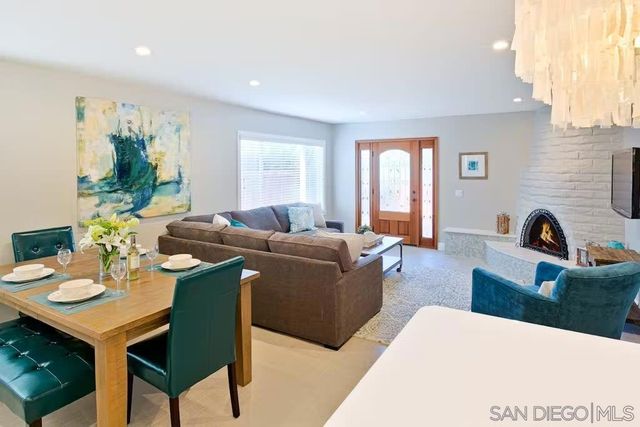 337 Rosemont St, La Jolla, CA 92037