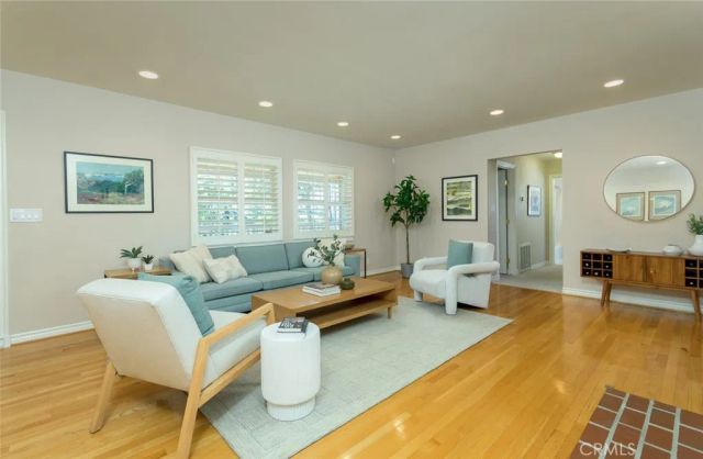 2363 Rockdell Street, La Crescenta, CA 91214