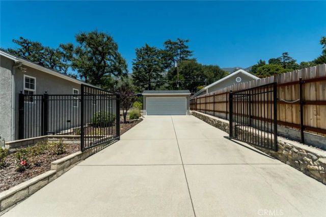 2363 Rockdell Street, La Crescenta, CA 91214