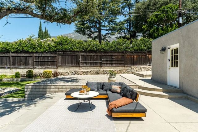2363 Rockdell Street, La Crescenta, CA 91214