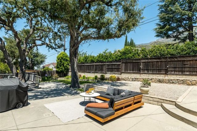 2363 Rockdell Street, La Crescenta, CA 91214