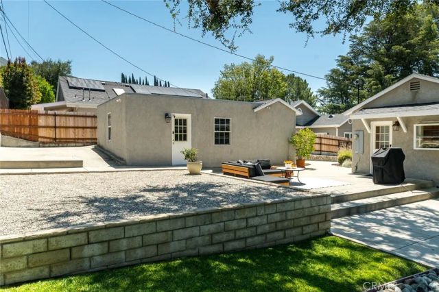 2363 Rockdell Street, La Crescenta, CA 91214