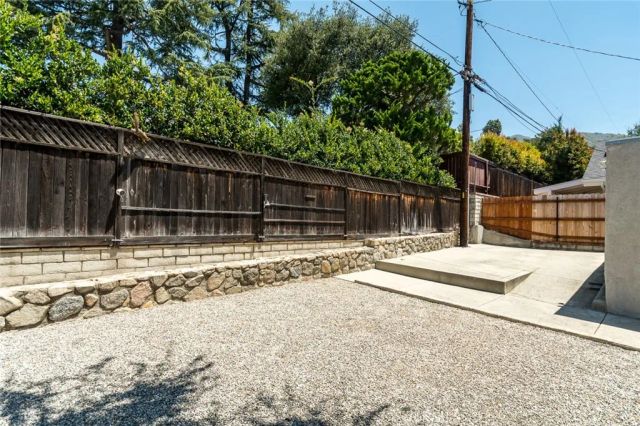 2363 Rockdell Street, La Crescenta, CA 91214
