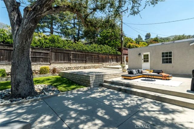 2363 Rockdell Street, La Crescenta, CA 91214