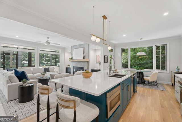 2094 Azalea Circle, Decatur, GA 30033