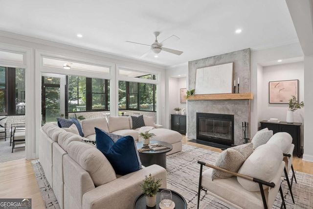 2094 Azalea Circle, Decatur, GA 30033