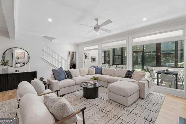 2094 Azalea Circle, Decatur, GA 30033