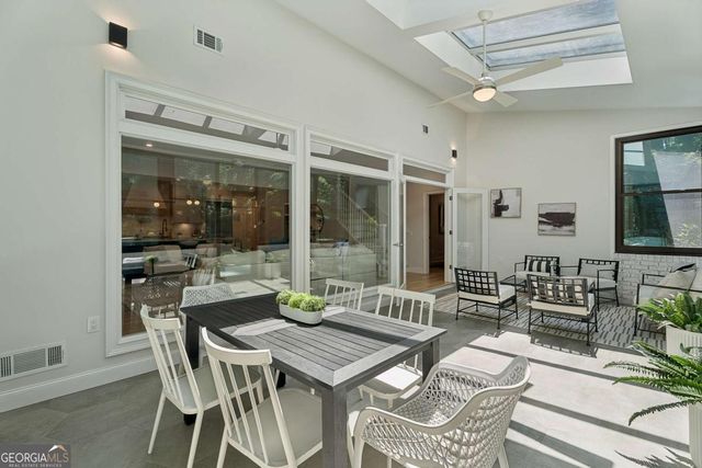 2094 Azalea Circle, Decatur, GA 30033
