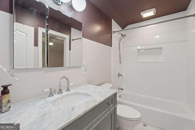 2094 Azalea Circle, Decatur, GA 30033