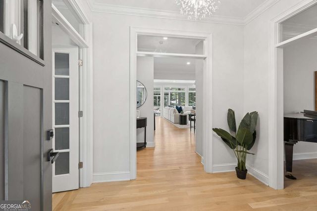 2094 Azalea Circle, Decatur, GA 30033