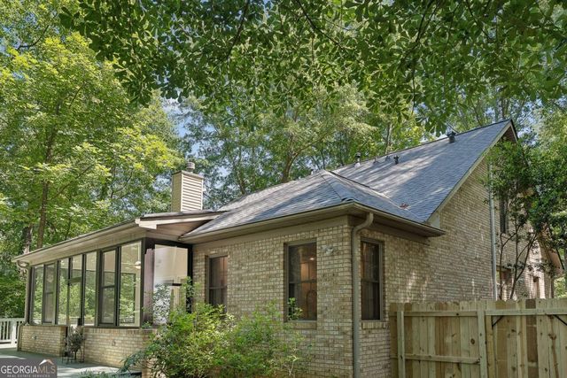2094 Azalea Circle, Decatur, GA 30033