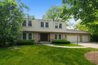 805 Brand Lane, Deerfield, IL 60015