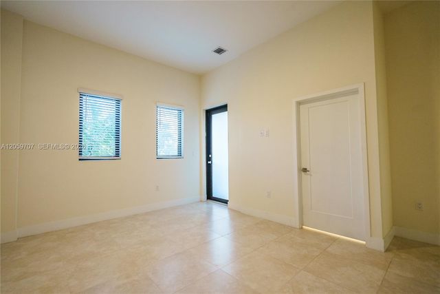 1091 Galiano St 102, Coral Gables, FL 33134