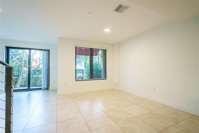 1091 Galiano St 102, Coral Gables, FL 33134