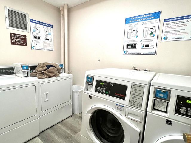 1300 NE Miami Gardens Dr 711E, Miami, FL 33179