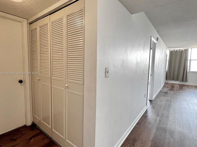 1300 NE Miami Gardens Dr 711E, Miami, FL 33179