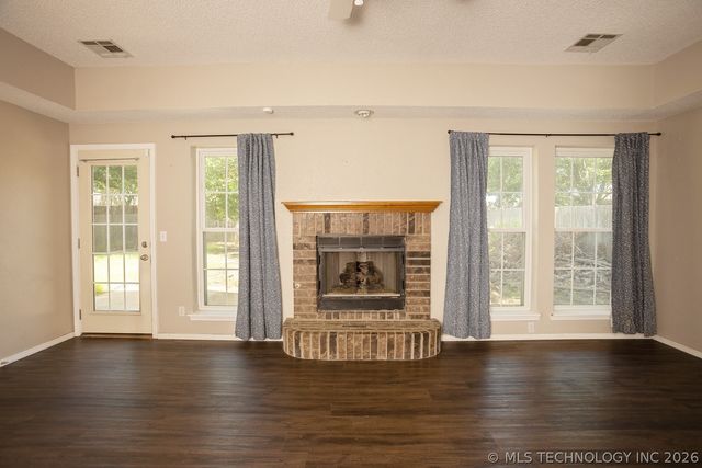 904 N Hemlock Avenue, Broken Arrow, OK 74012