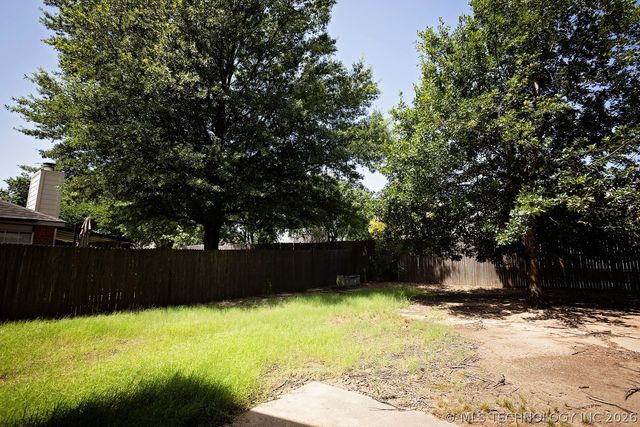904 N Hemlock Avenue, Broken Arrow, OK 74012
