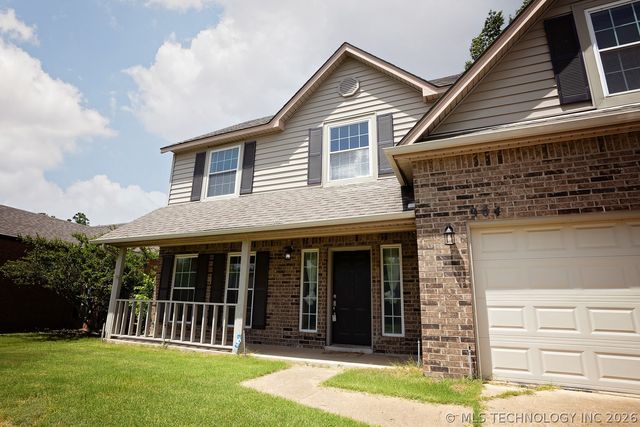 904 N Hemlock Avenue, Broken Arrow, OK 74012