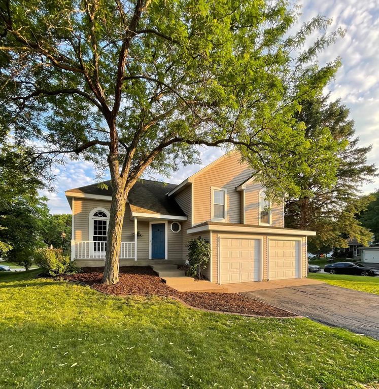 8637 Saratoga Lane, Eden Prairie, MN 55347