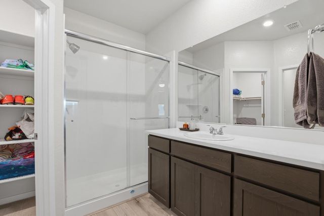 5567 Harcrest Dr, Marysville, CA 95901