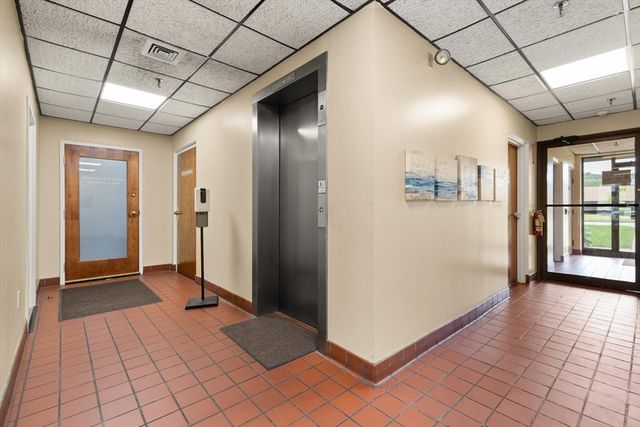 36 Commerce Way, Woburn, MA 01801