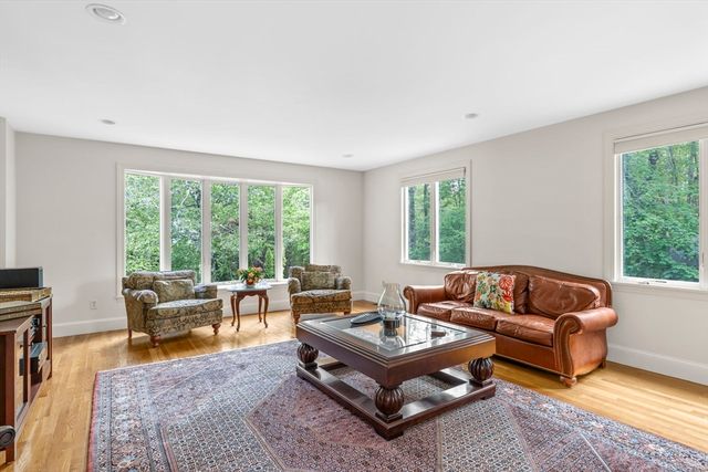 10 Heritage Ln, Cohasset, MA 02025