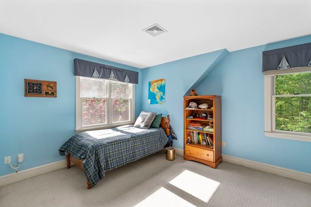 10 Heritage Ln, Cohasset, MA 02025