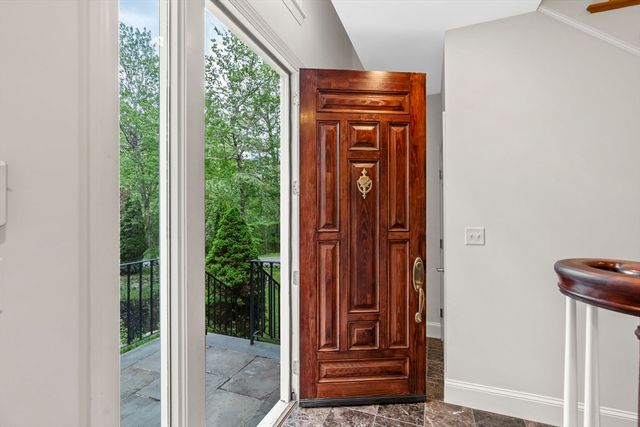 10 Heritage Ln, Cohasset, MA 02025