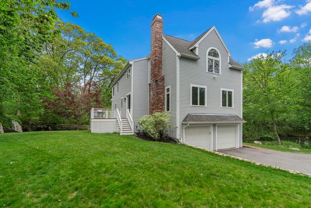 10 Heritage Ln, Cohasset, MA 02025